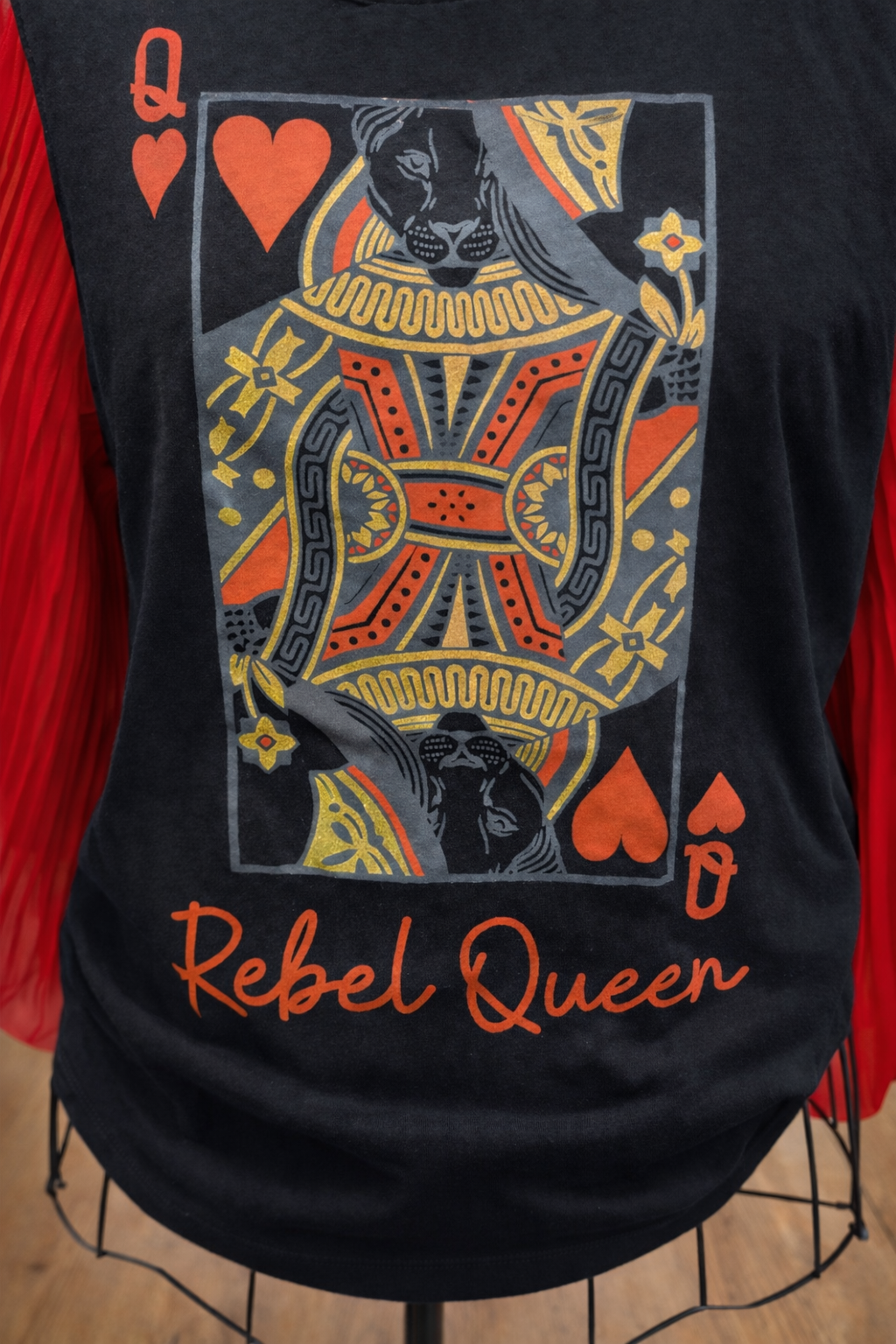 Rebel Queen flipped tee